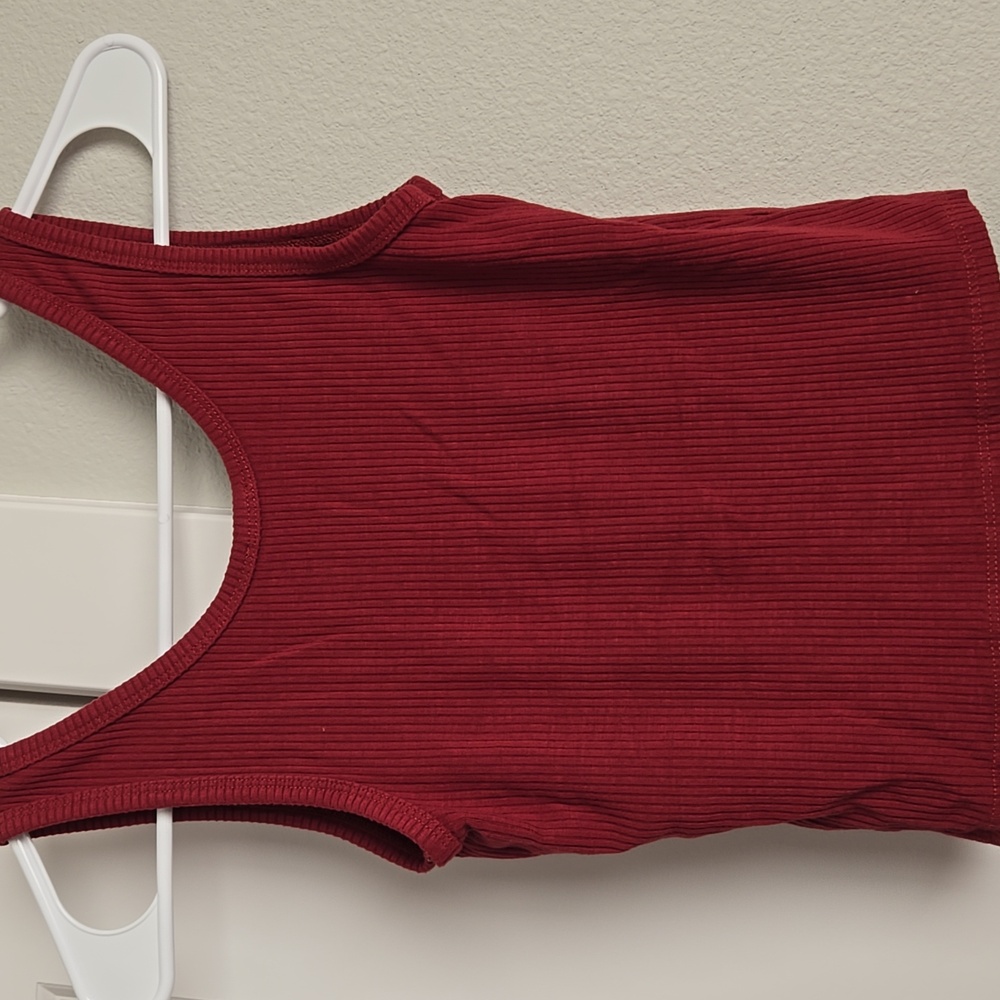 Red Button-Down Ribbed Tank Top - Picture 3 of 3